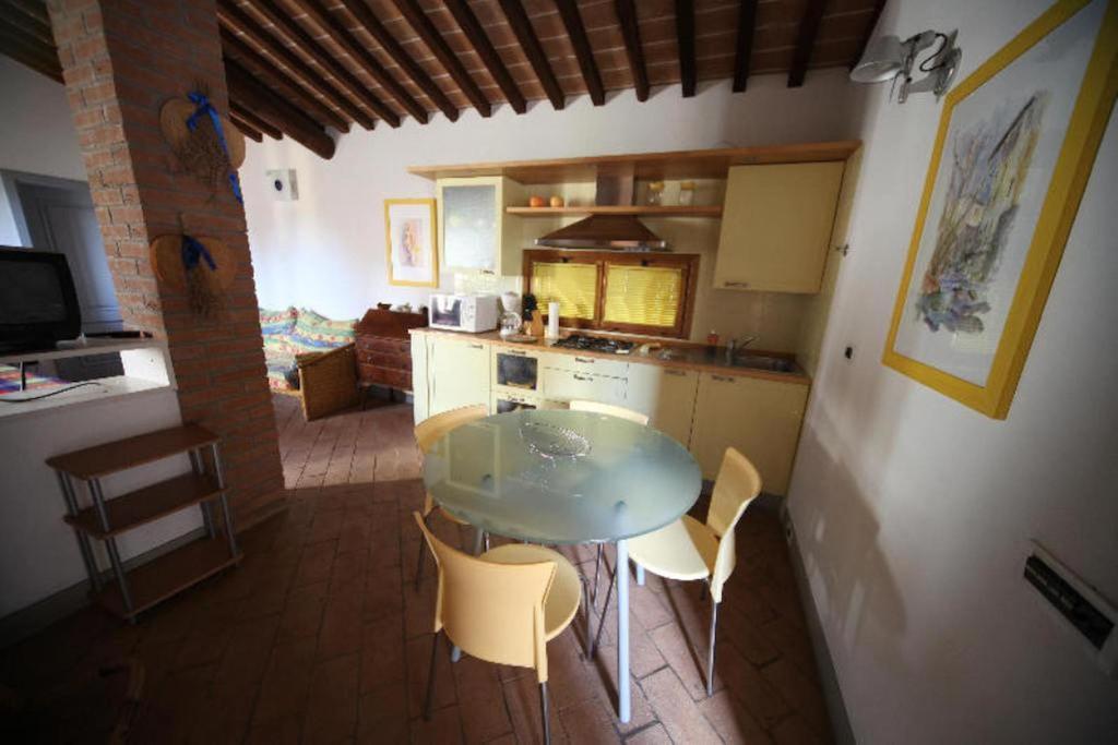 Villa Vigna Lontana Montescudaio Zimmer foto